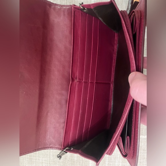 EUC Bottega Veneta Wallet with Certificate of Authenticity - Picture 8 of 15